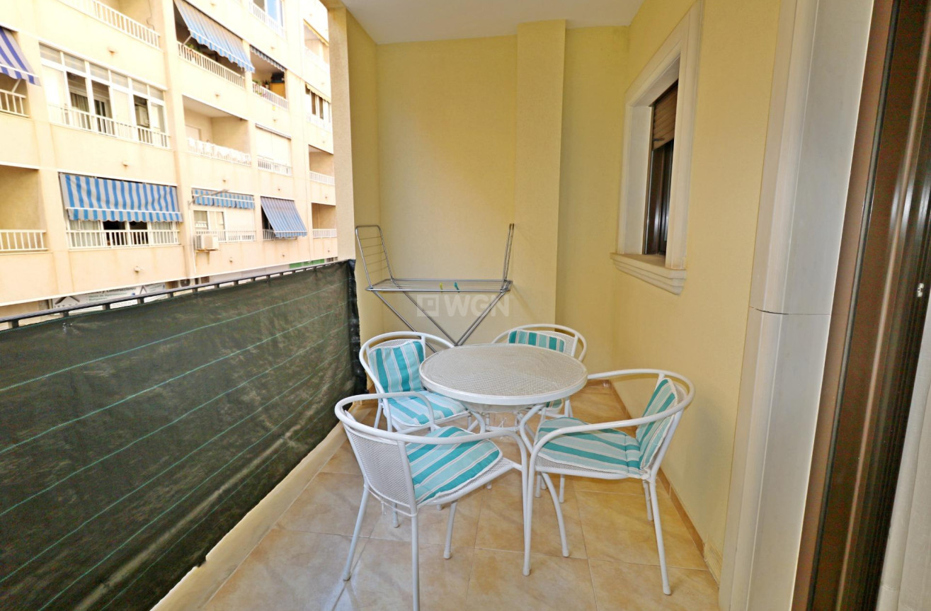 Odsprzedaż - Mieszkanie w bloku - Torrevieja - Acequion