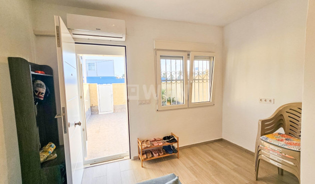 Odsprzedaż - Kamienica - Torrevieja - El Limonar