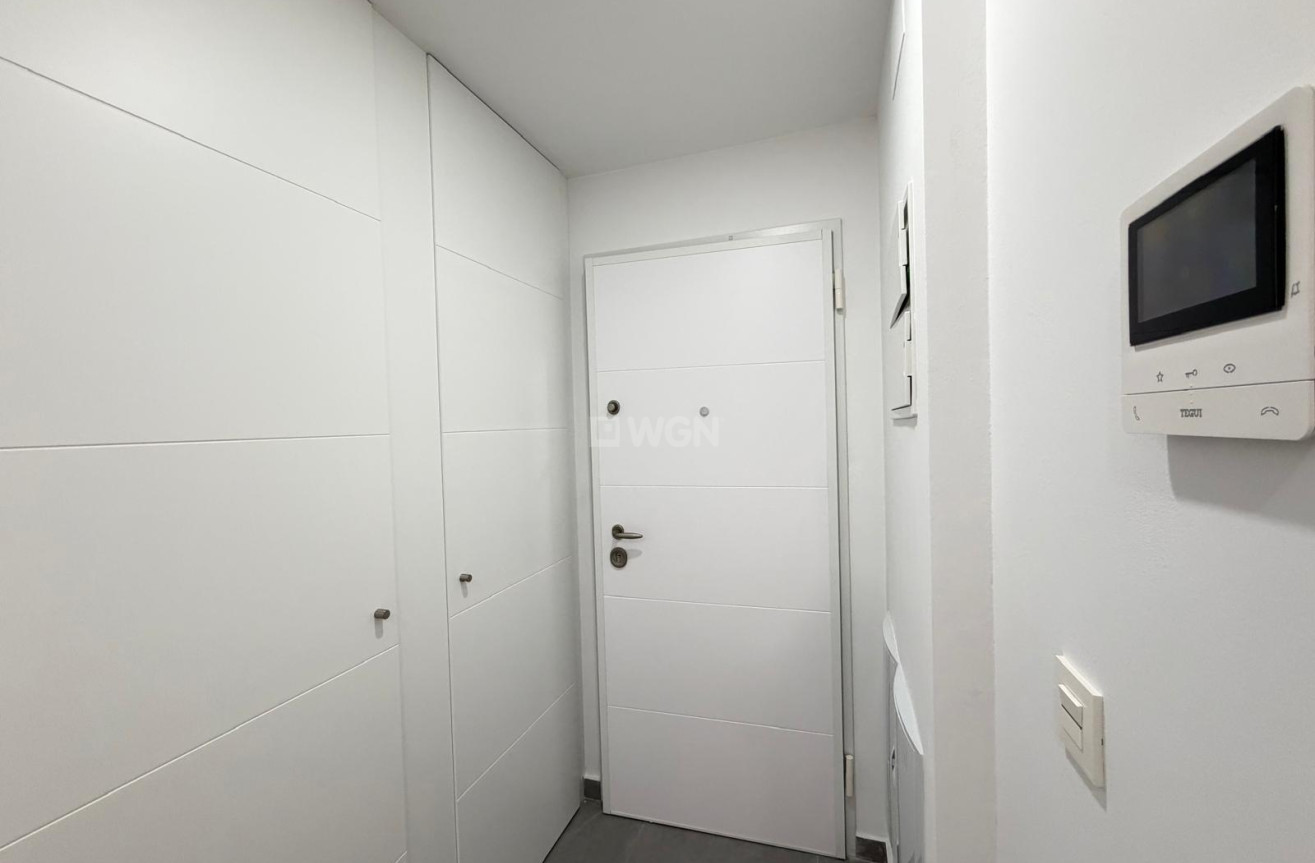Reventa - Apartamento / piso - Torrevieja - Estacion De Autobuses