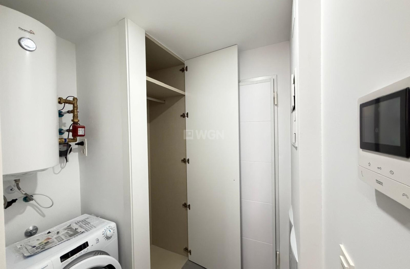 Reventa - Apartamento / piso - Torrevieja - Estacion De Autobuses