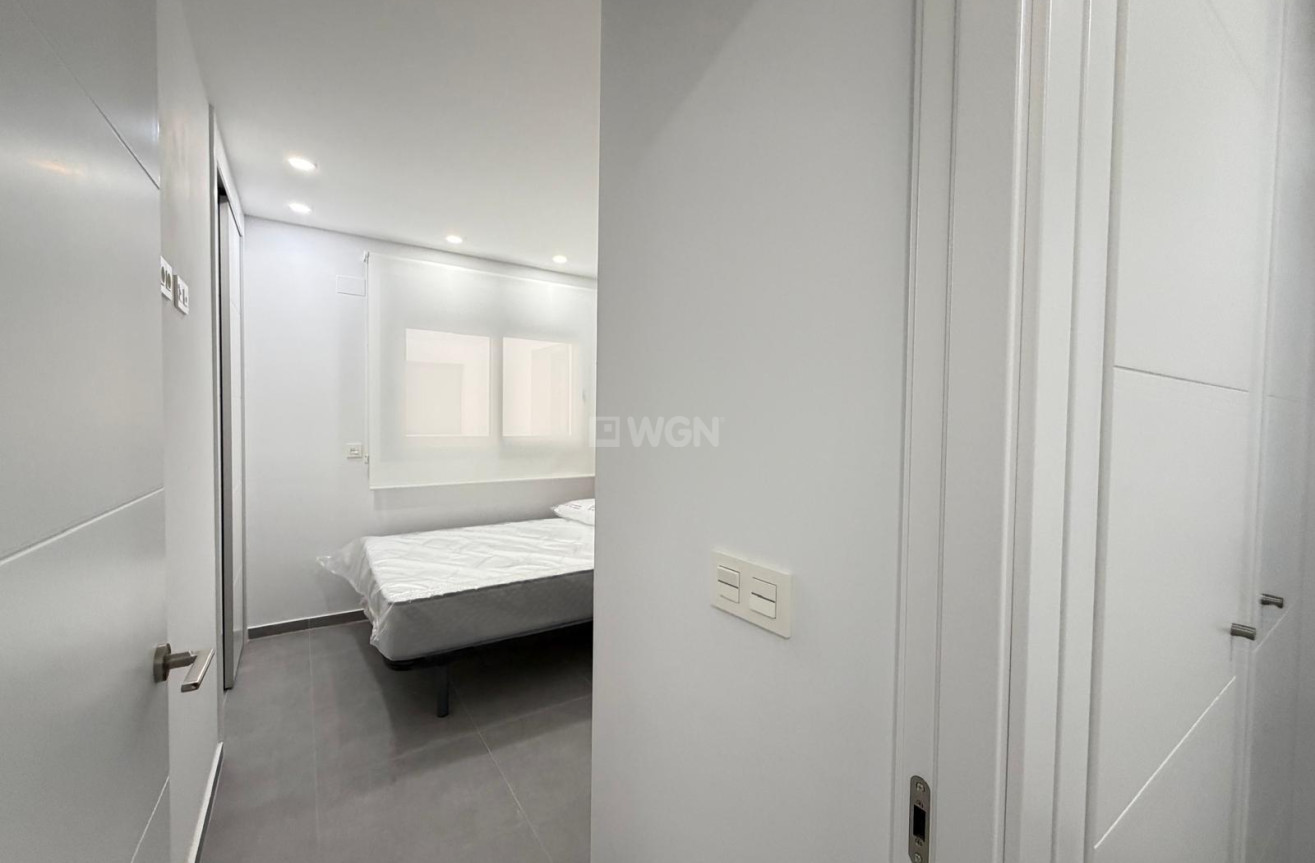 Reventa - Apartamento / piso - Torrevieja - Estacion De Autobuses
