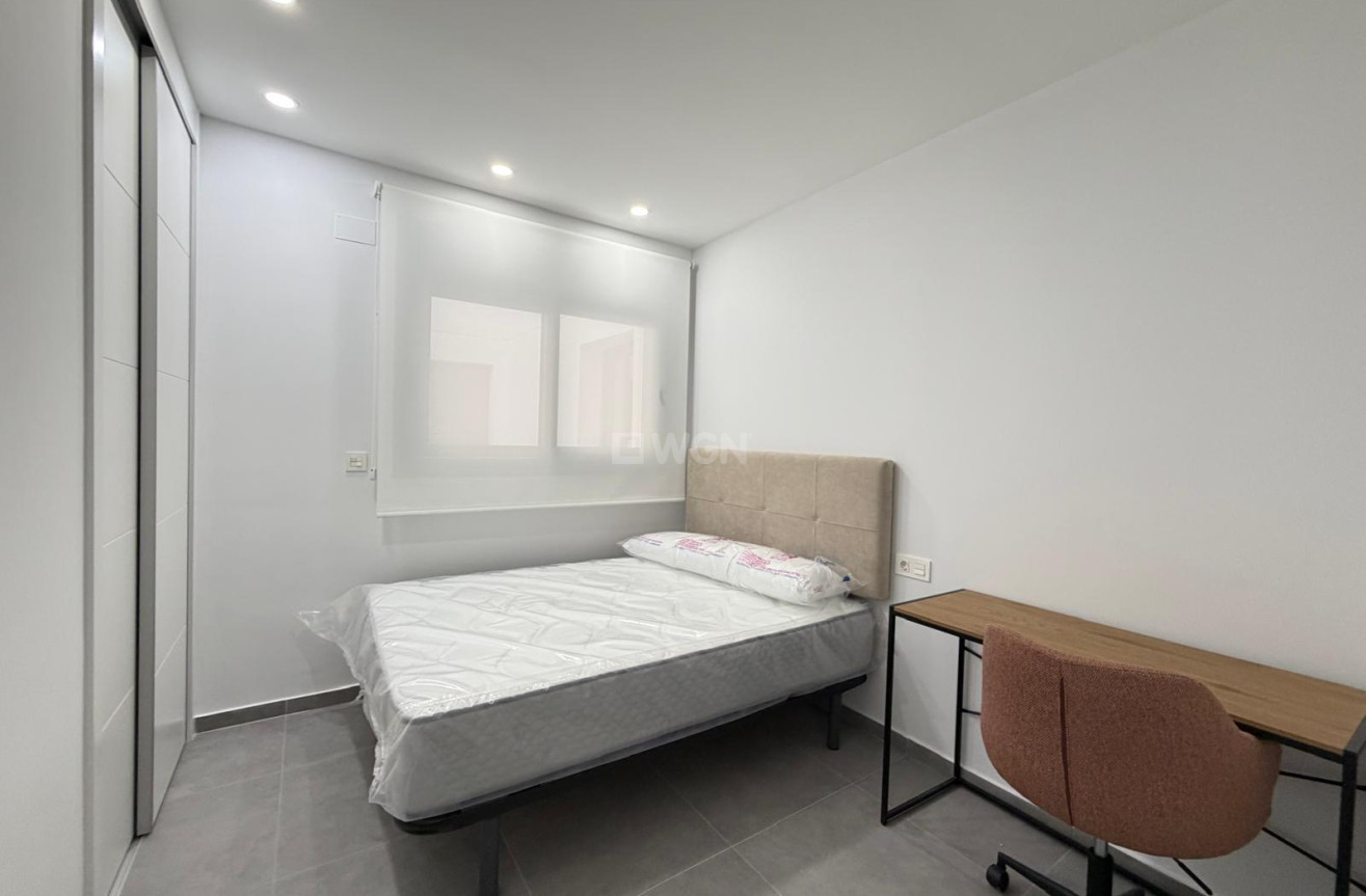 Reventa - Apartamento / piso - Torrevieja - Estacion De Autobuses