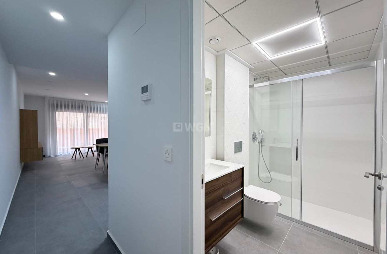 Reventa - Apartamento / piso - Torrevieja - Estacion De Autobuses