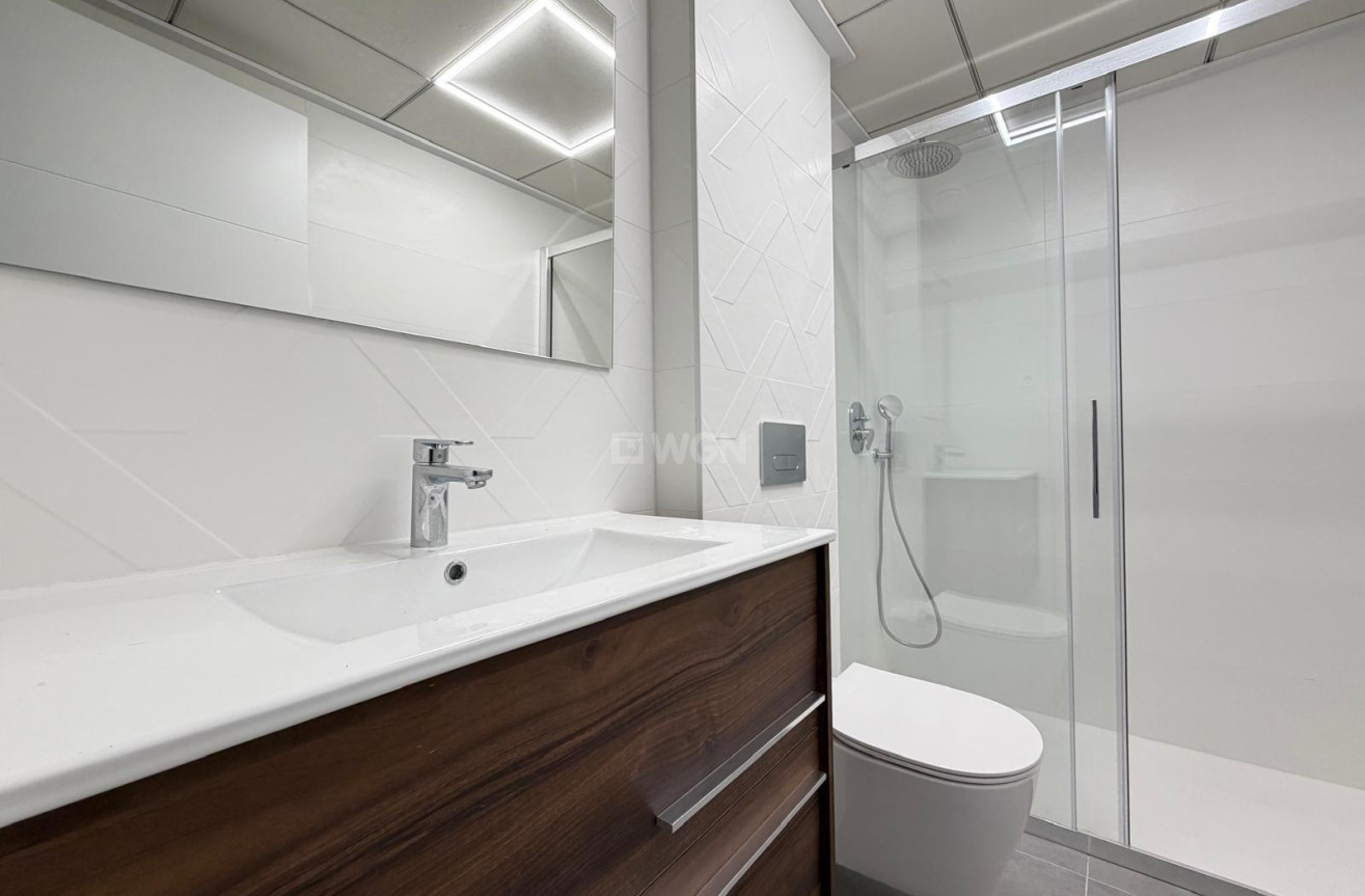 Reventa - Apartamento / piso - Torrevieja - Estacion De Autobuses