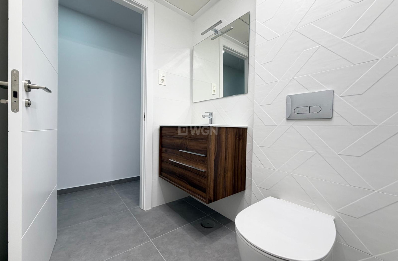 Reventa - Apartamento / piso - Torrevieja - Estacion De Autobuses