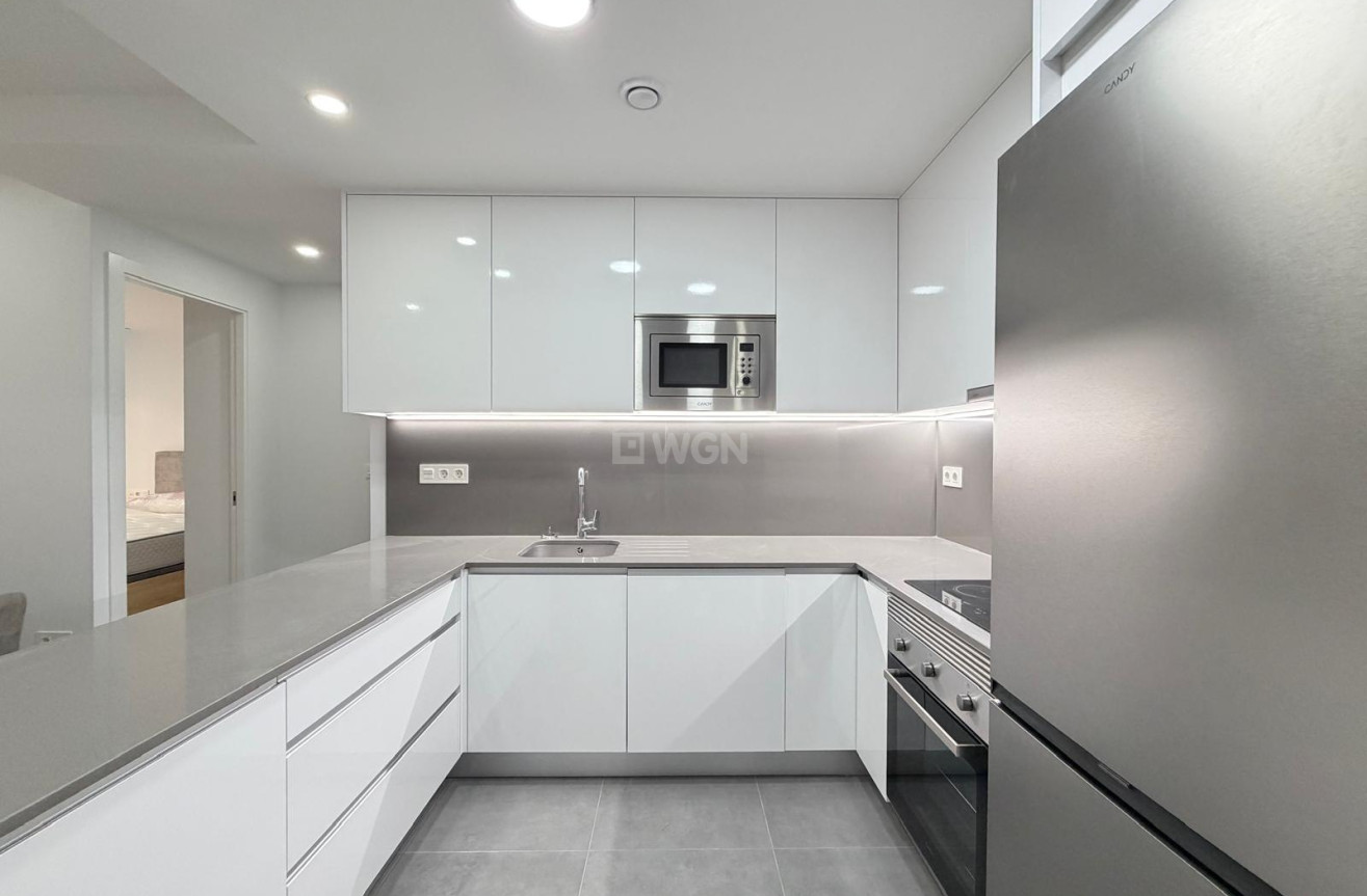 Reventa - Apartamento / piso - Torrevieja - Estacion De Autobuses