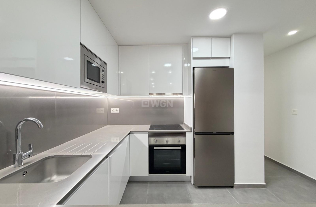 Reventa - Apartamento / piso - Torrevieja - Estacion De Autobuses