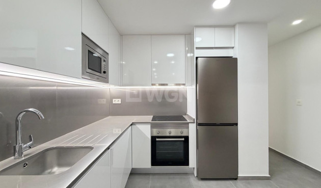 Reventa - Apartamento / piso - Torrevieja - Estacion De Autobuses