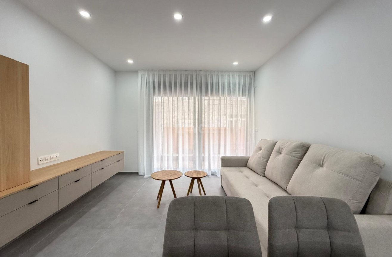 Reventa - Apartamento / piso - Torrevieja - Estacion De Autobuses