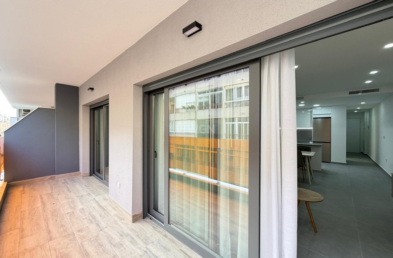Reventa - Apartamento / piso - Torrevieja - Estacion De Autobuses