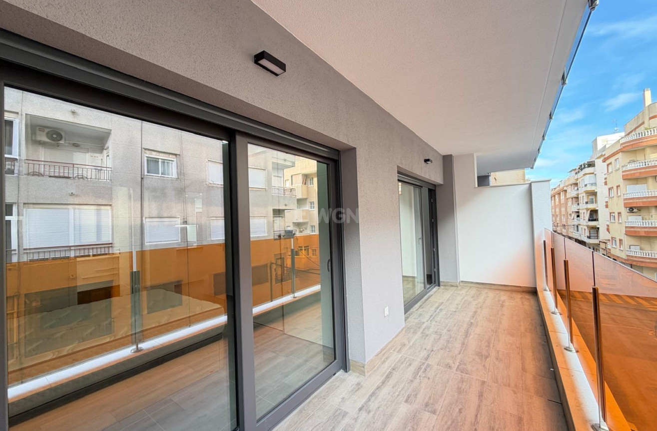Reventa - Apartamento / piso - Torrevieja - Estacion De Autobuses
