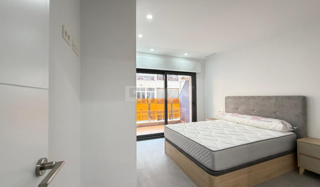 Reventa - Apartamento / piso - Torrevieja - Estacion De Autobuses