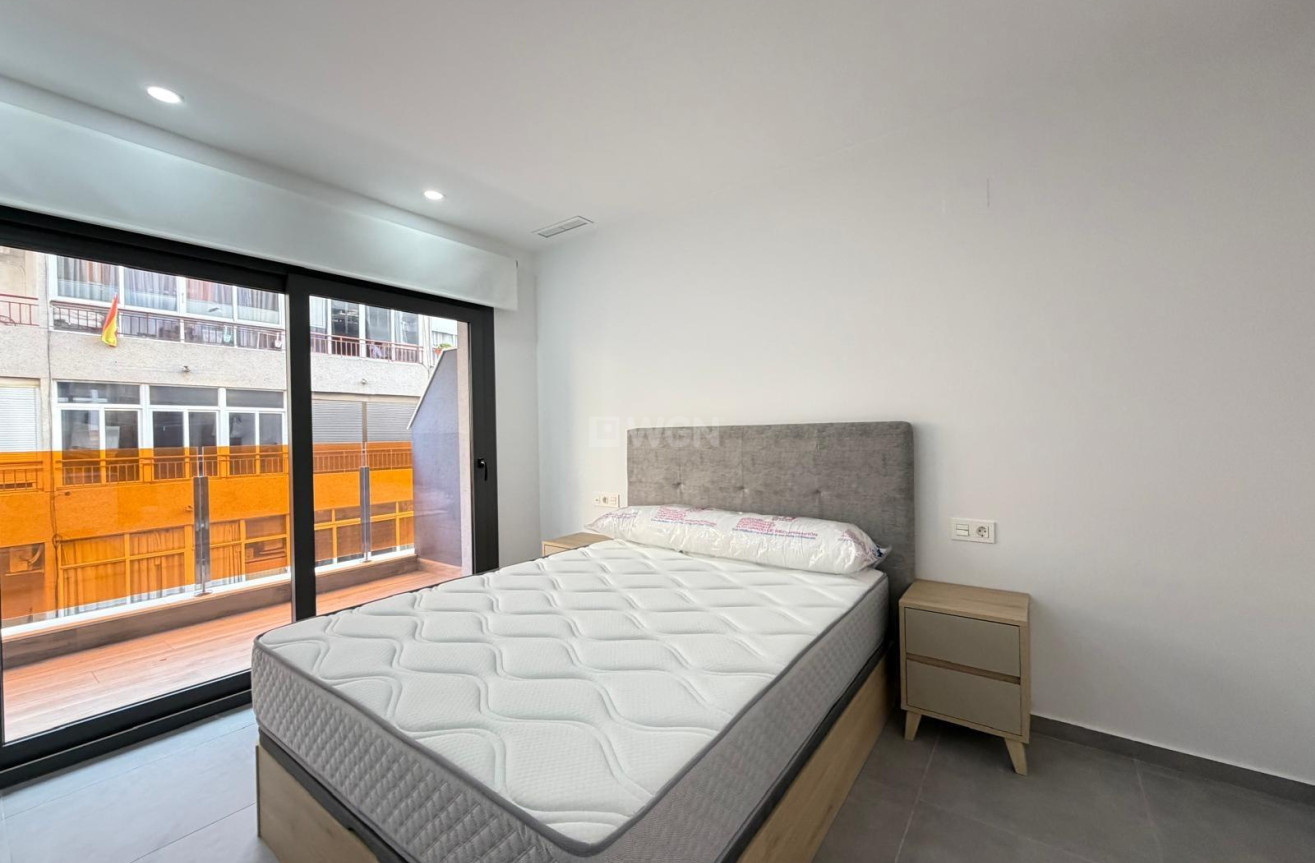 Reventa - Apartamento / piso - Torrevieja - Estacion De Autobuses