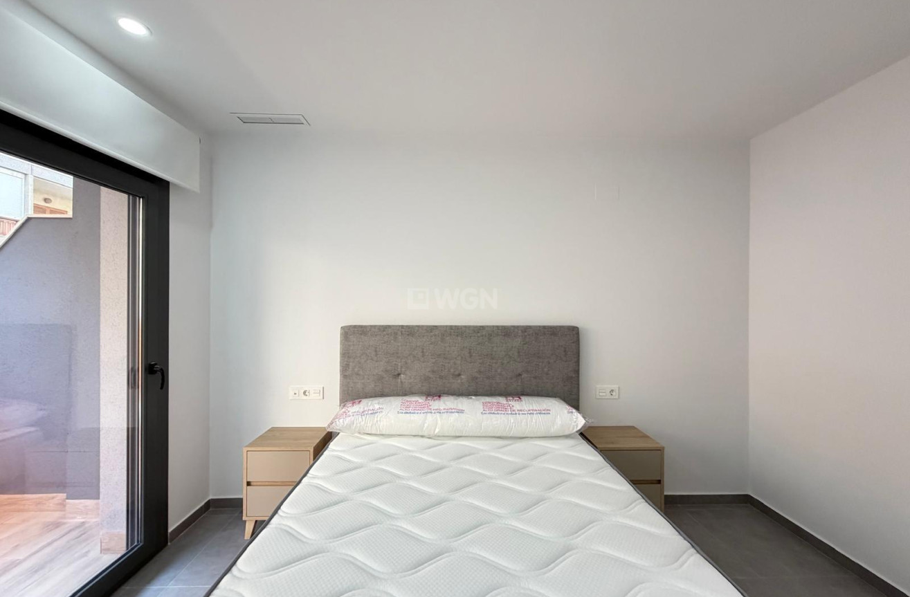 Reventa - Apartamento / piso - Torrevieja - Estacion De Autobuses