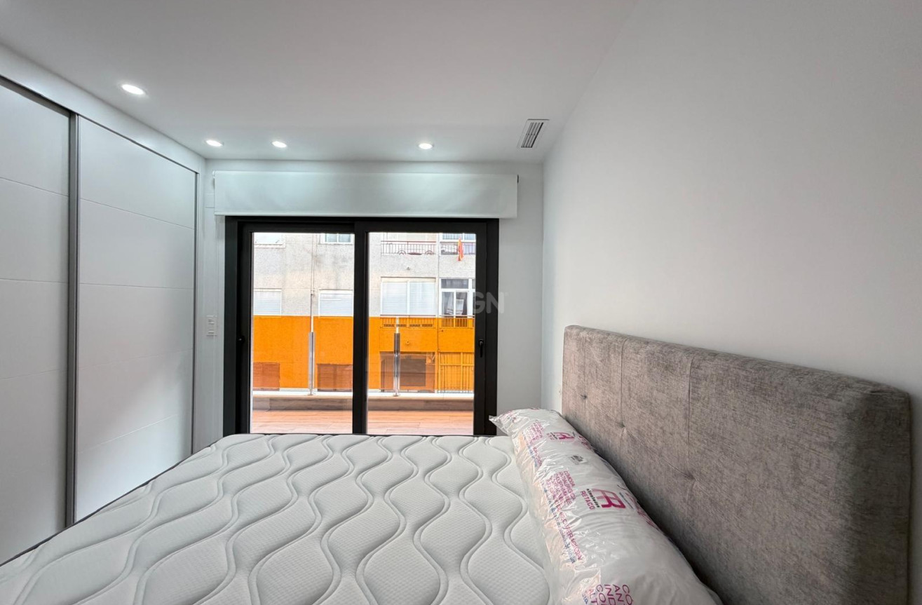 Reventa - Apartamento / piso - Torrevieja - Estacion De Autobuses