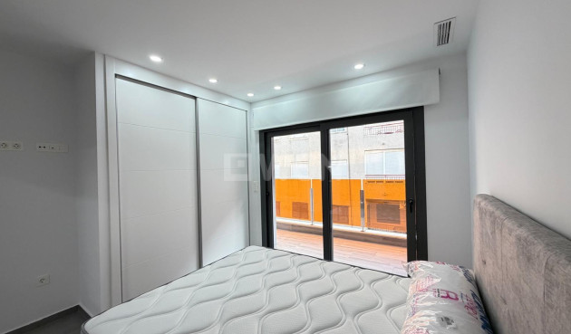 Reventa - Apartamento / piso - Torrevieja - Estacion De Autobuses
