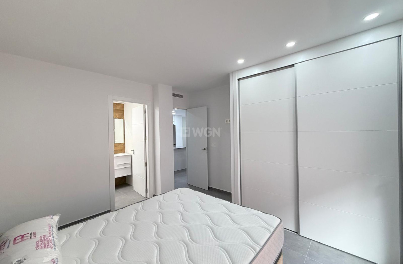 Reventa - Apartamento / piso - Torrevieja - Estacion De Autobuses
