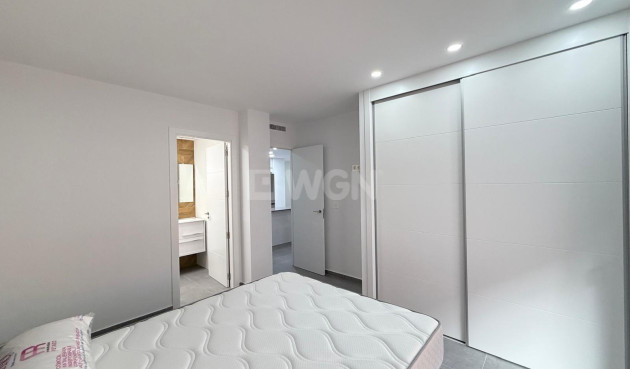 Reventa - Apartamento / piso - Torrevieja - Estacion De Autobuses