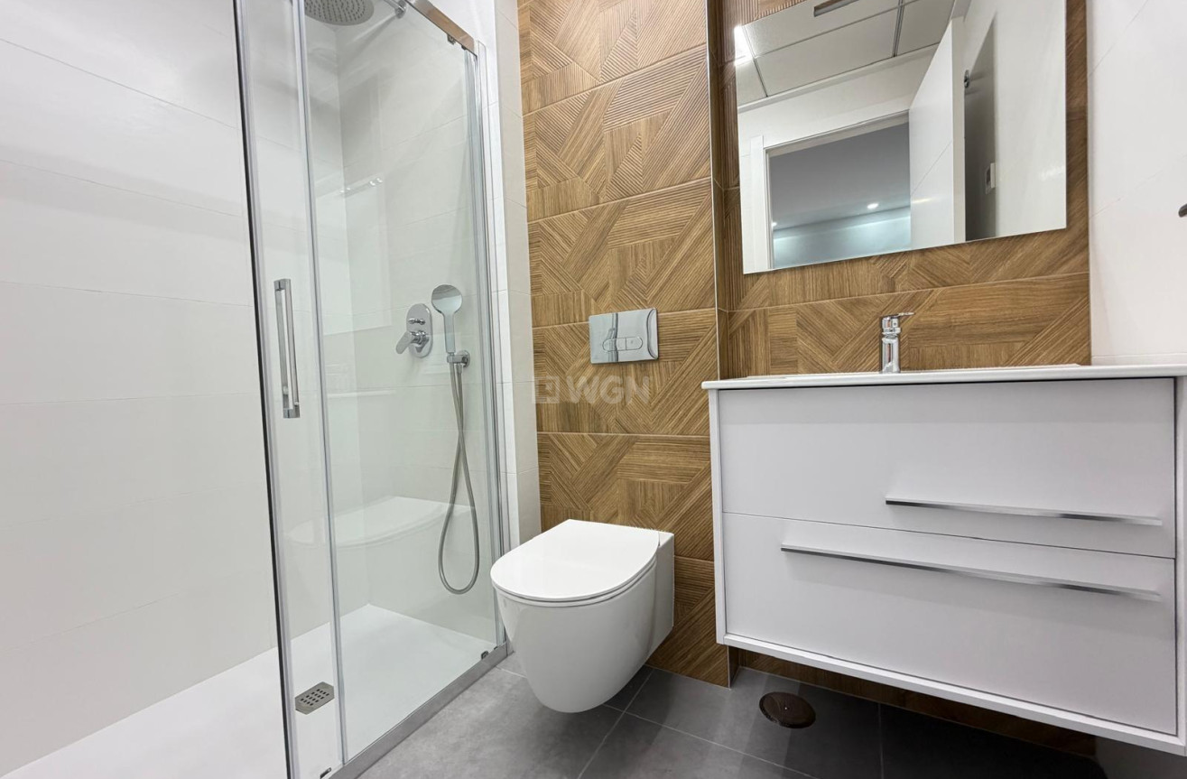 Reventa - Apartamento / piso - Torrevieja - Estacion De Autobuses