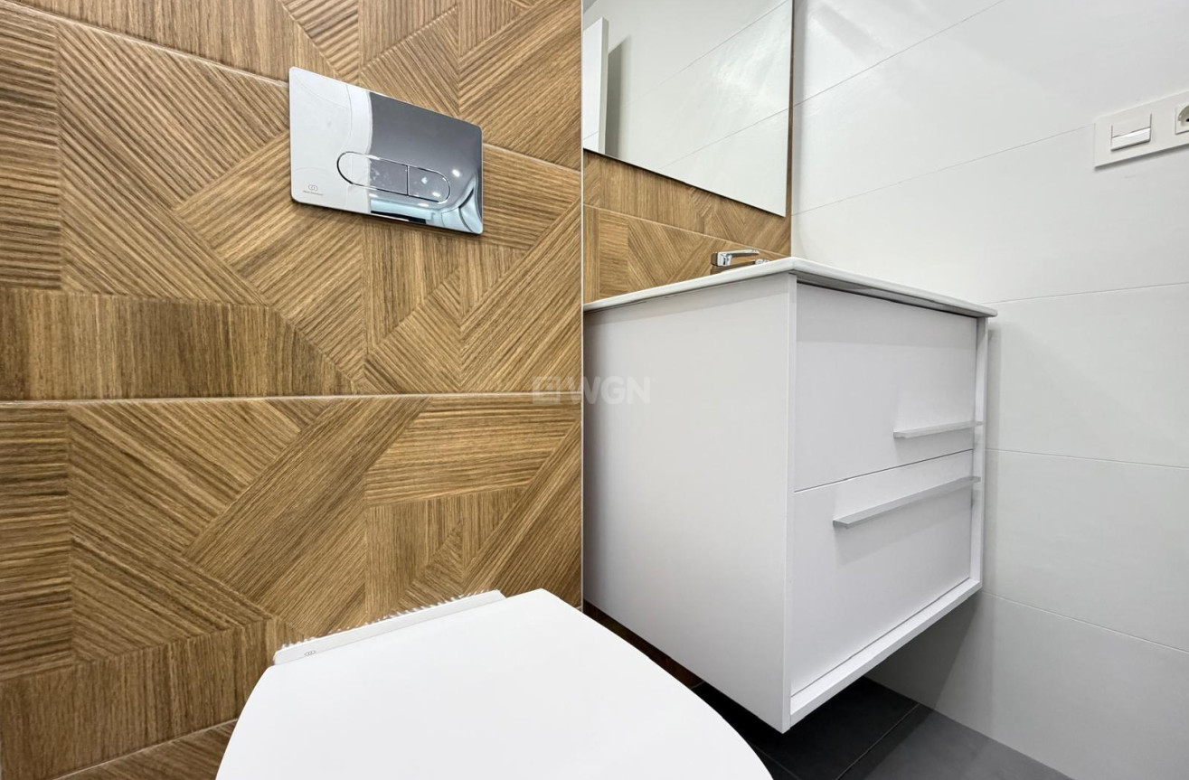 Reventa - Apartamento / piso - Torrevieja - Estacion De Autobuses