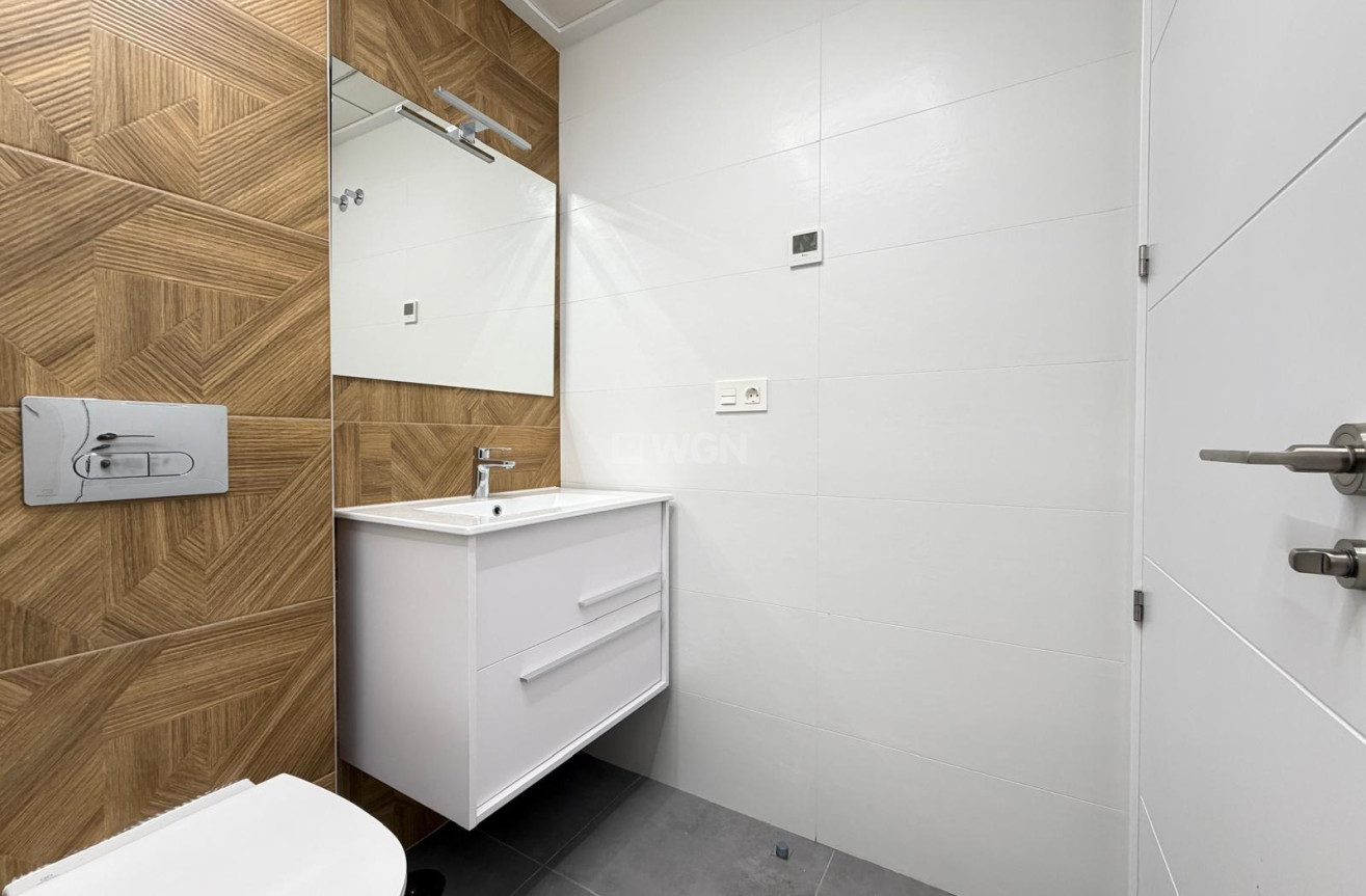 Reventa - Apartamento / piso - Torrevieja - Estacion De Autobuses