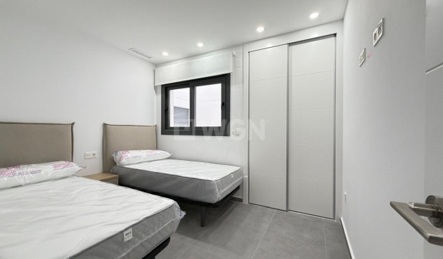 Reventa - Apartamento / piso - Torrevieja - Estacion De Autobuses