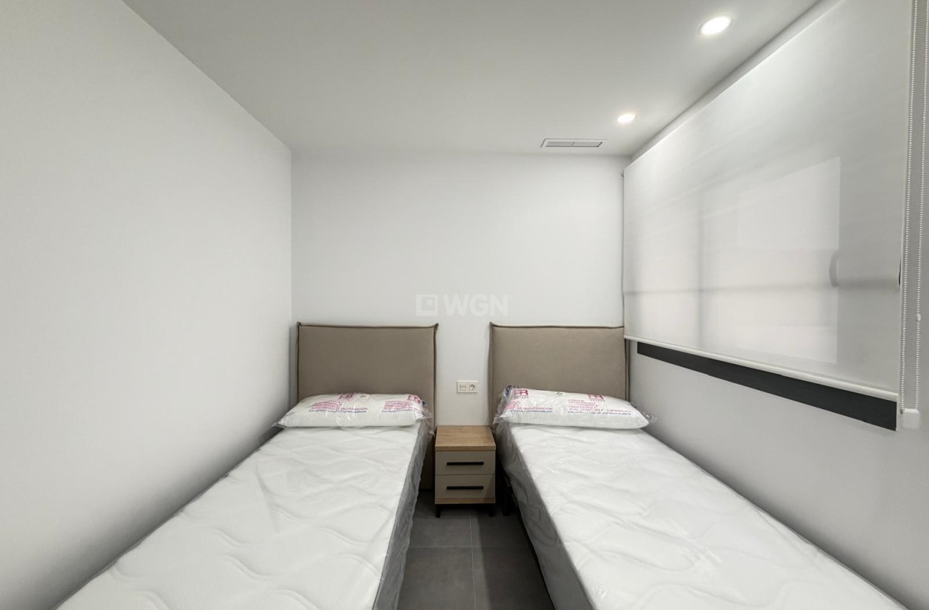 Reventa - Apartamento / piso - Torrevieja - Estacion De Autobuses