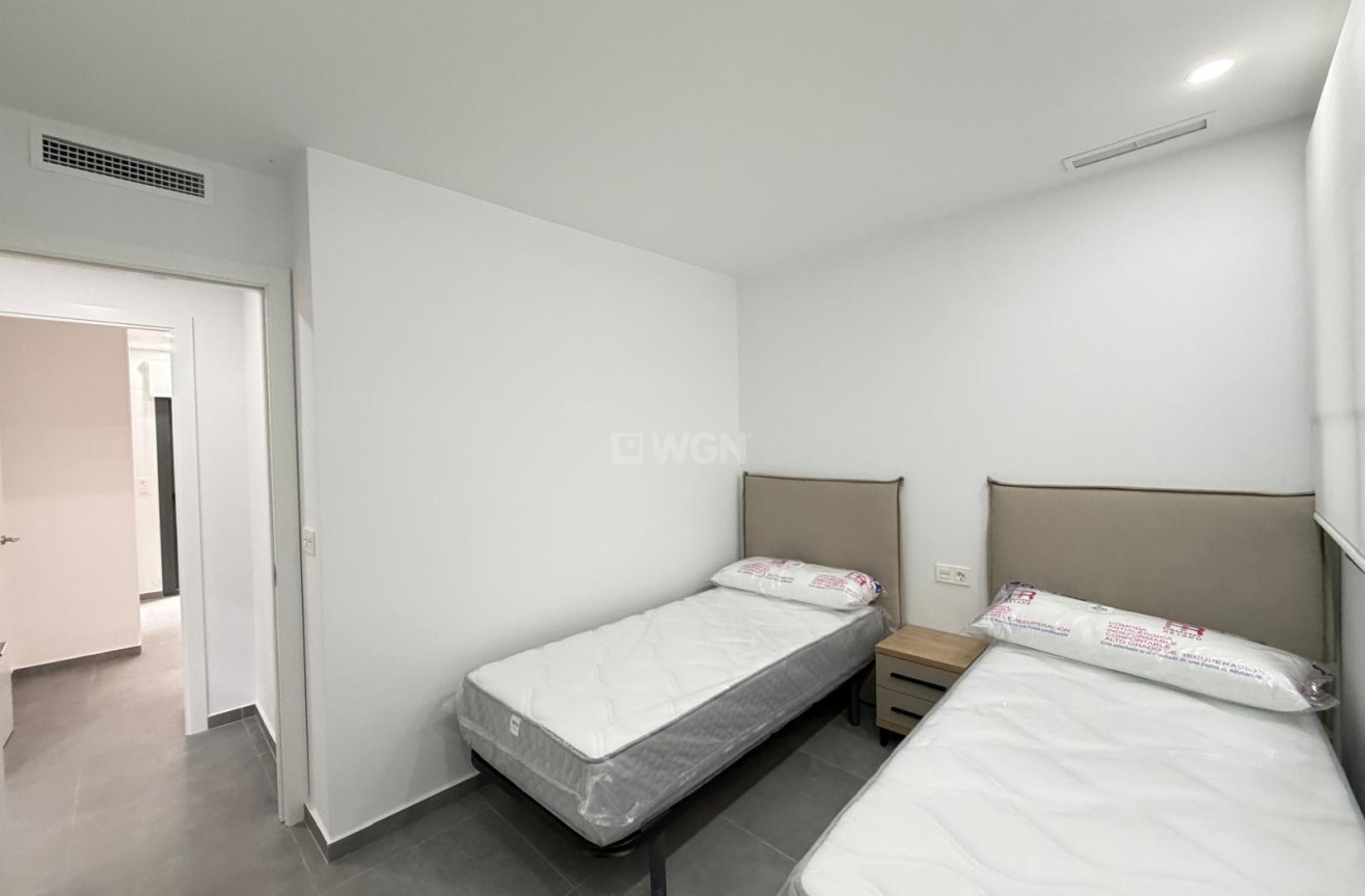 Reventa - Apartamento / piso - Torrevieja - Estacion De Autobuses