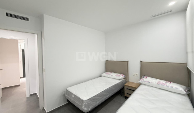 Reventa - Apartamento / piso - Torrevieja - Estacion De Autobuses