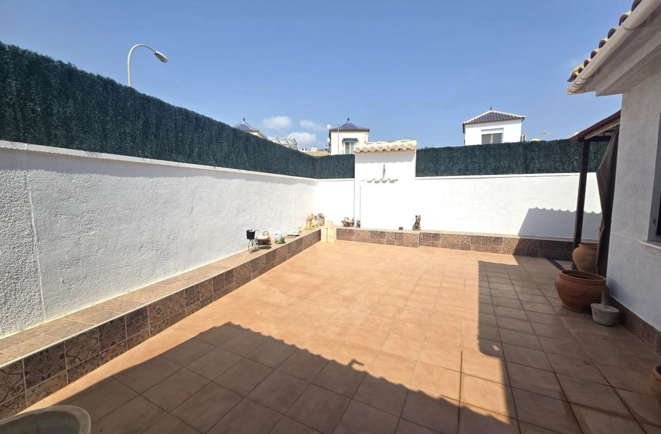 Odsprzedaż - Kamienica - Torrevieja - Los Altos
