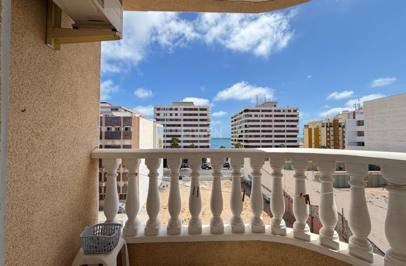 Odsprzedaż - Mieszkanie w bloku - Torrevieja - Acequion