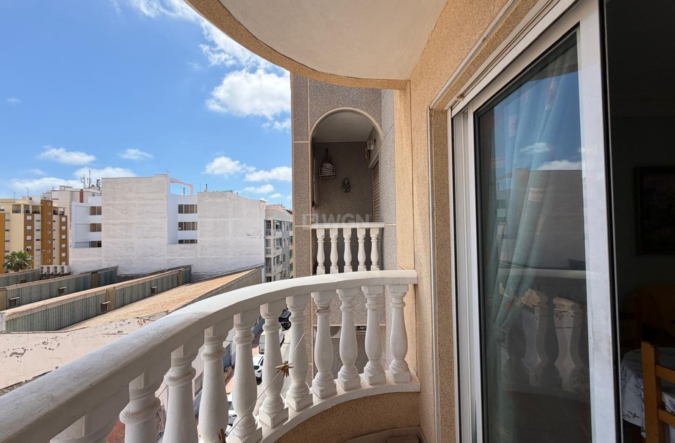 Odsprzedaż - Mieszkanie w bloku - Torrevieja - Acequion