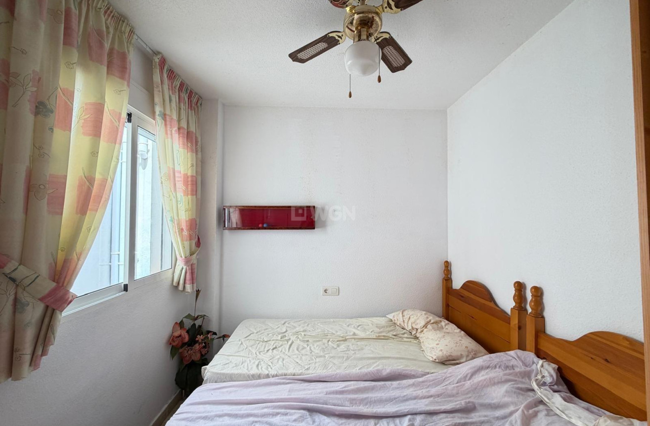 Odsprzedaż - Mieszkanie w bloku - Torrevieja - Acequion