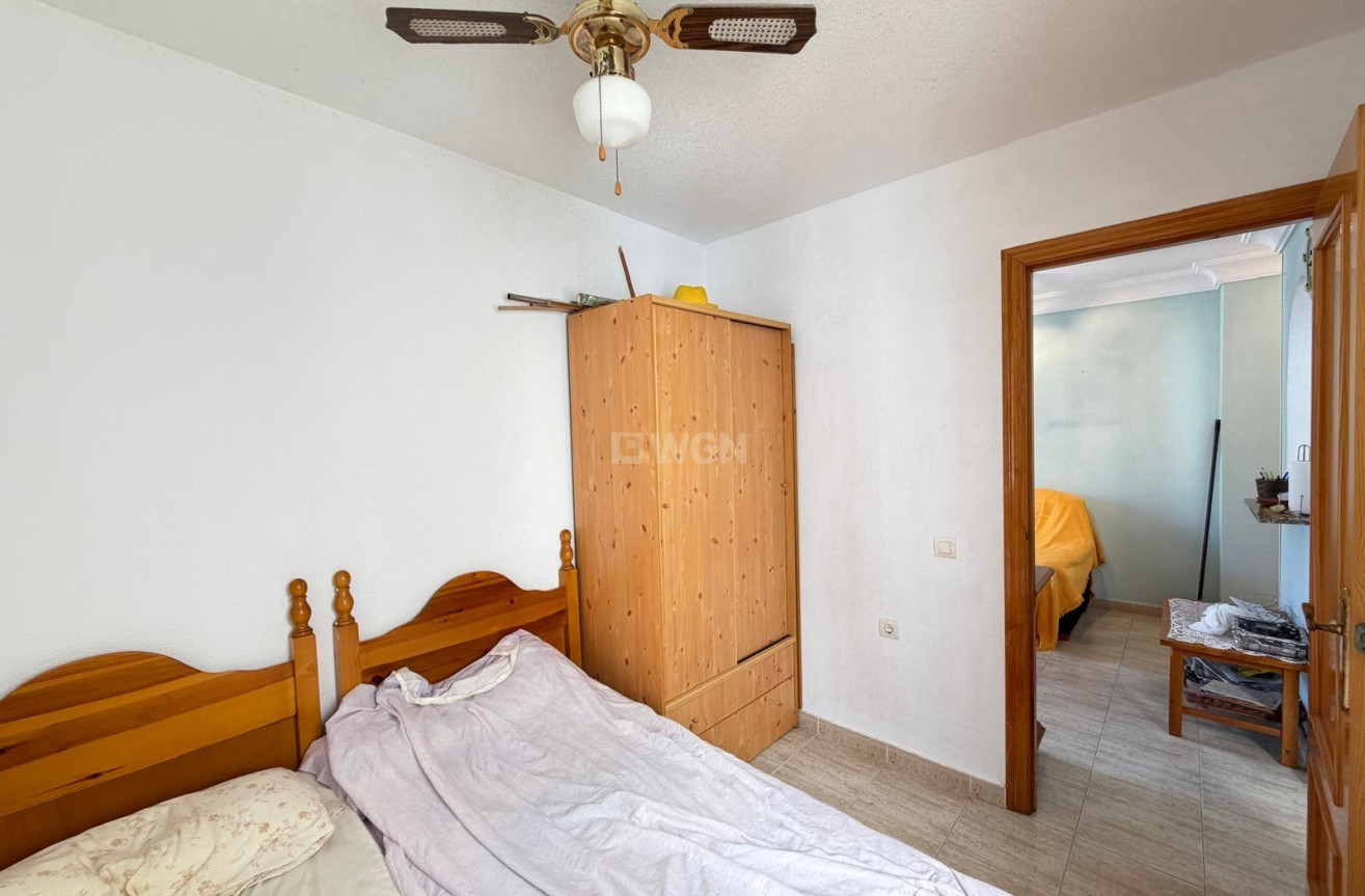 Odsprzedaż - Mieszkanie w bloku - Torrevieja - Acequion