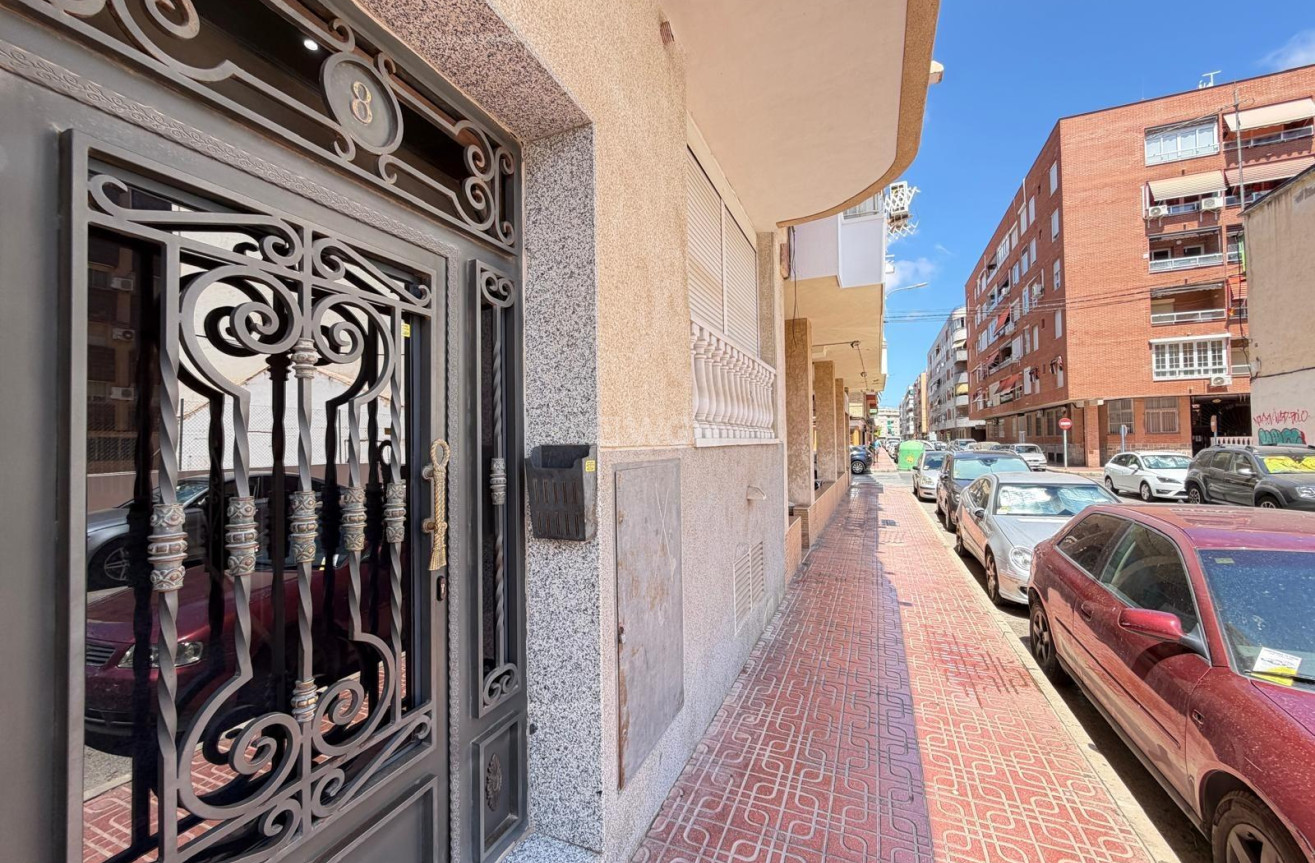 Odsprzedaż - Mieszkanie w bloku - Torrevieja - Acequion