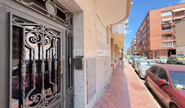 Odsprzedaż - Mieszkanie w bloku - Torrevieja - Acequion