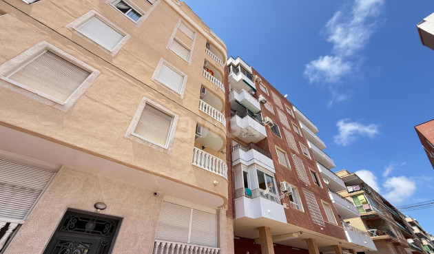 Odsprzedaż - Mieszkanie w bloku - Torrevieja - Acequion