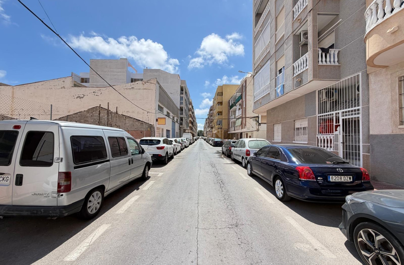 Odsprzedaż - Mieszkanie w bloku - Torrevieja - Acequion