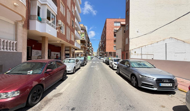Odsprzedaż - Mieszkanie w bloku - Torrevieja - Acequion