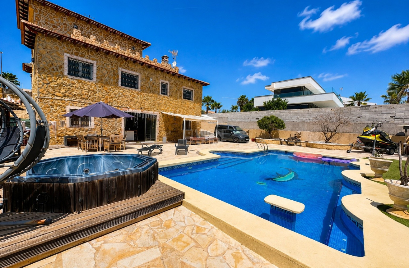 Odsprzedaż - Villa - San Fulgencio - Costa Blanca