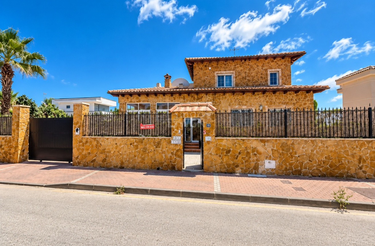 Odsprzedaż - Villa - San Fulgencio - Costa Blanca