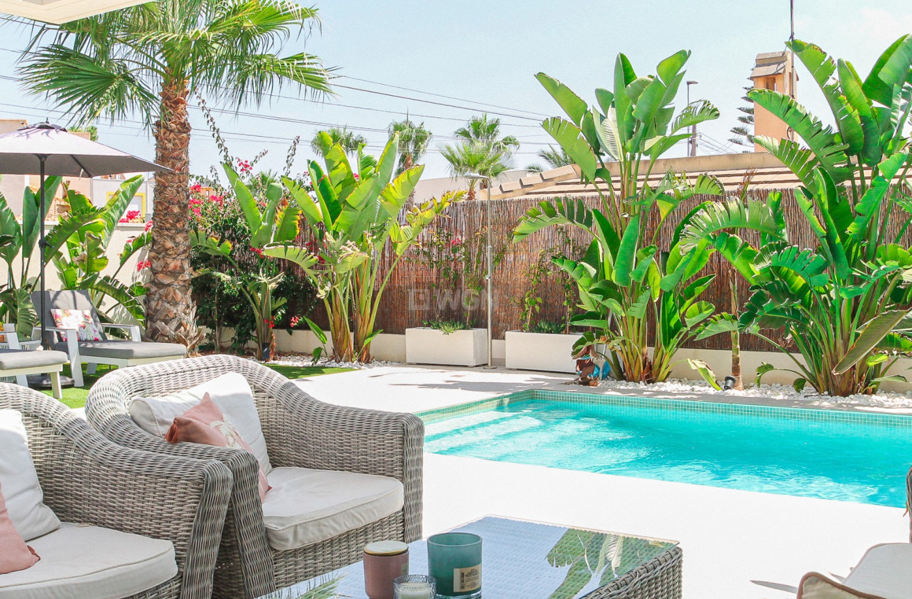 Odsprzedaż - Villa - Orihuela Costa - Costa Blanca