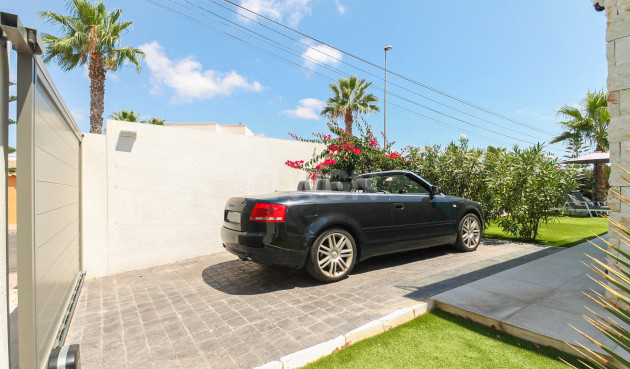 Odsprzedaż - Villa - Orihuela Costa - Costa Blanca