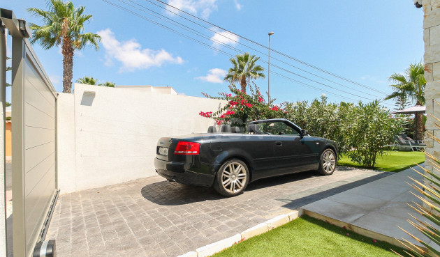 Odsprzedaż - Villa - Orihuela Costa - Costa Blanca