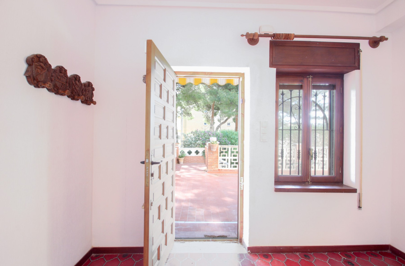 Odsprzedaż - Villa - El Campello - Costa Blanca