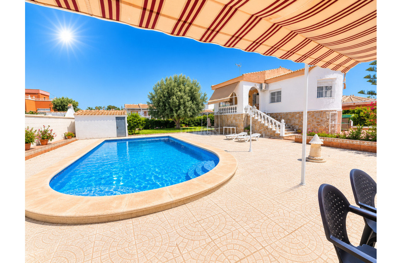 Resale - Villa - Torrevieja - Costa Blanca