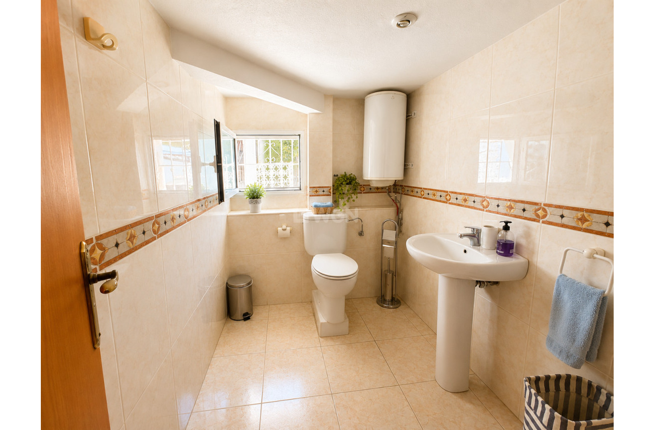 Resale - Villa - Torrevieja - Costa Blanca