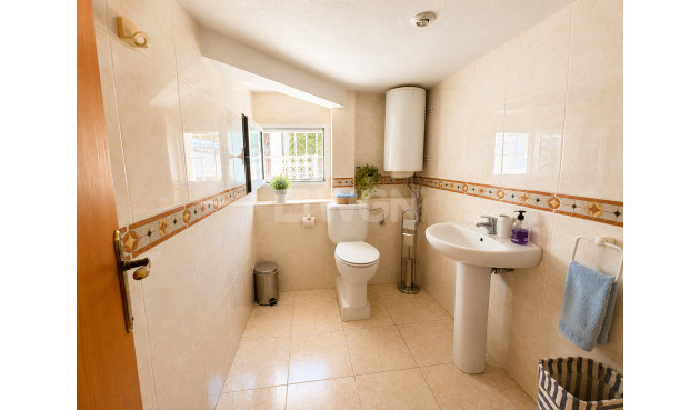 Resale - Villa - Torrevieja - Costa Blanca