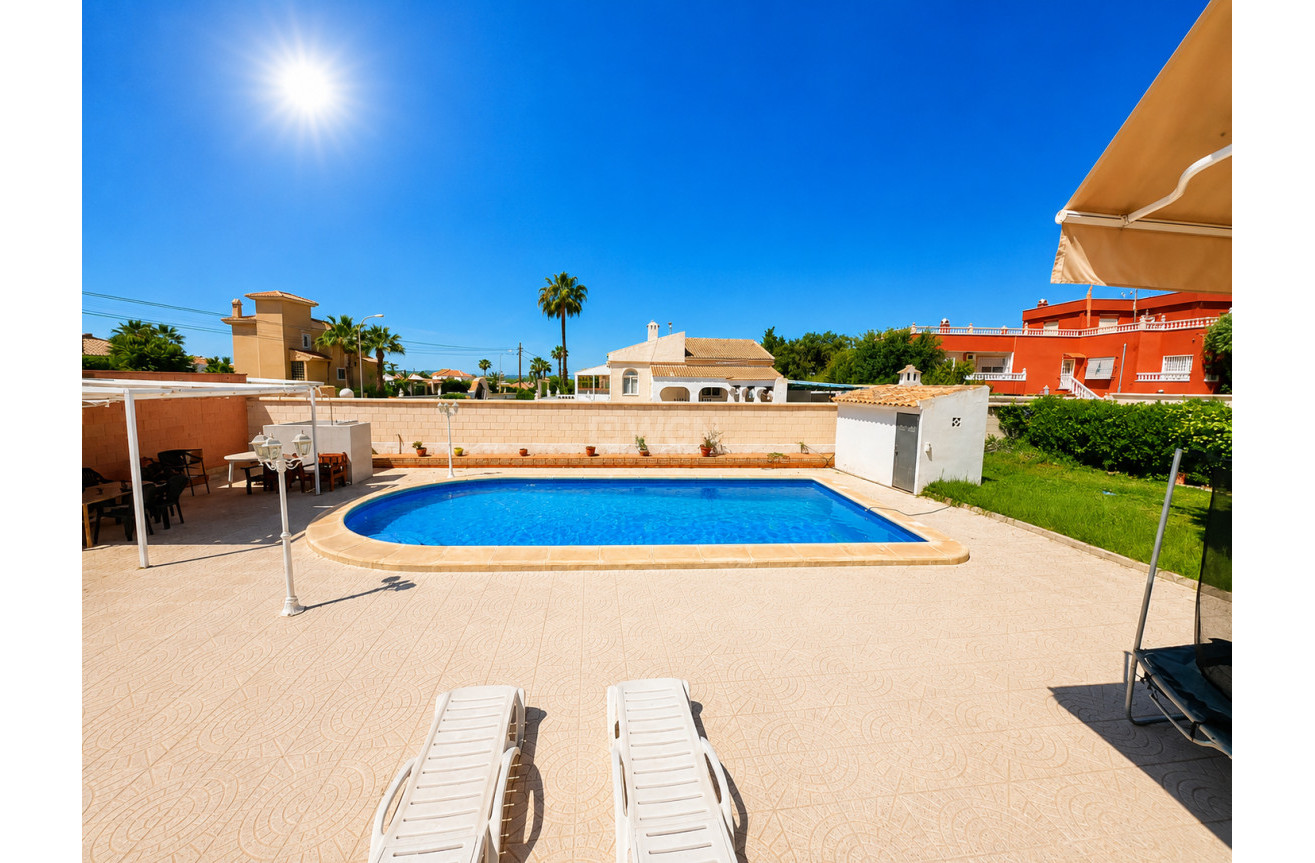 Resale - Villa - Torrevieja - Costa Blanca