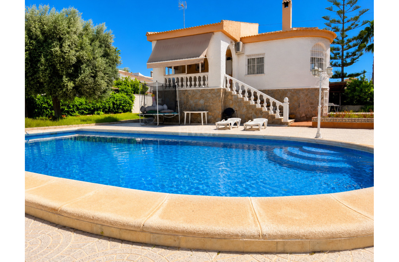 Resale - Villa - Torrevieja - Costa Blanca